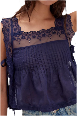 LACE TRIM BLOUSE