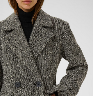 YASHA LAPEL COAT